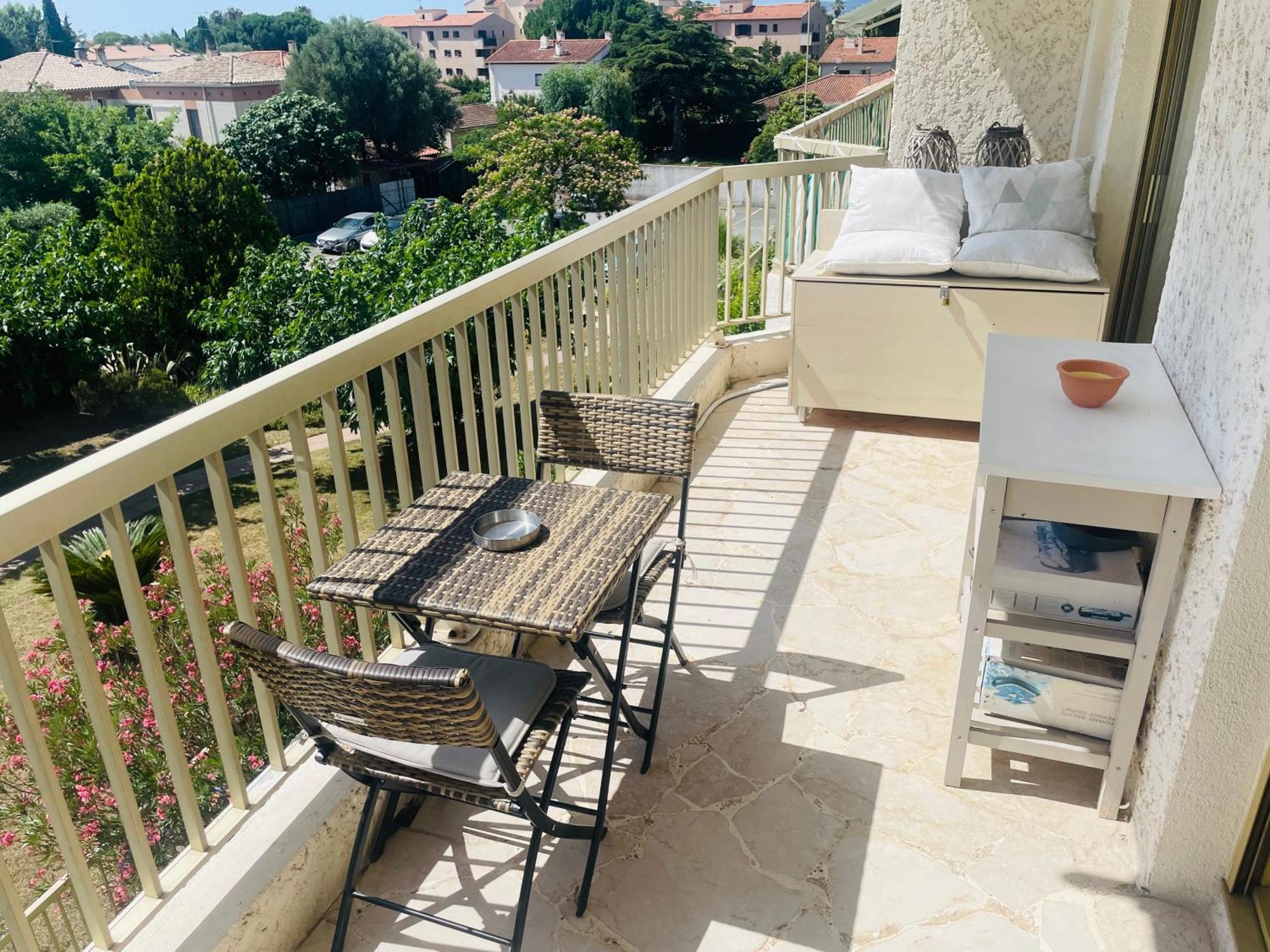 Studio De Standing Climatise, Avec Piscine, Proche De La Mer Fréjus Екстериор снимка
